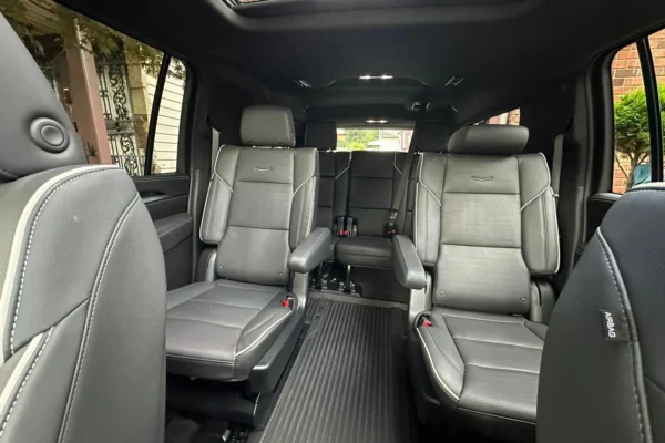 Cadillac ESCLADE SUV 6 passengers Captain chair